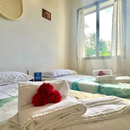 בית נופש Tina's Tiny House - 10 Meters From The