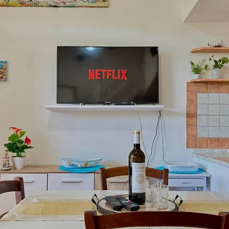 Tina's Tiny House - 10 Meters From The Feriehus Olbia