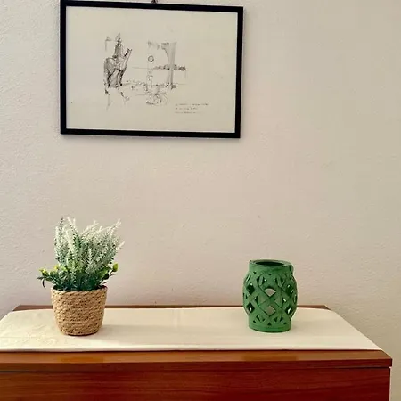 Tina's Tiny House - 10 Meters From The