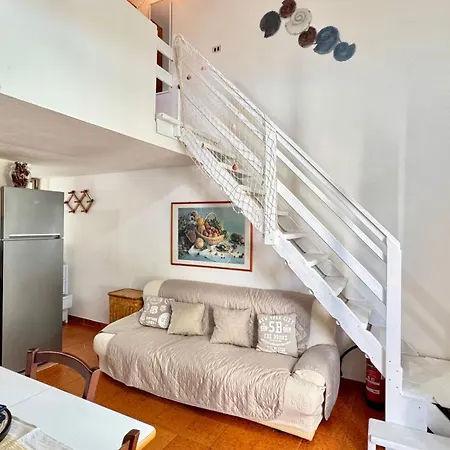 Tina's Tiny House - 10 Meters From The Vakantiehuis *