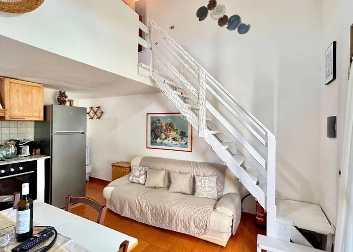 Tina's Tiny House - 10 Meters From The Vakantiehuis *